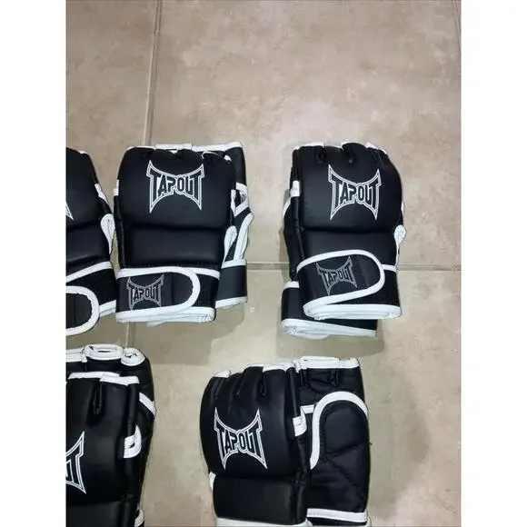 LOT OF 6 Pair VINTAGE TAPOUT MMA UFC GLOVES Black NEW “LOOK”